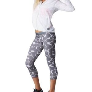 ROXY Gray Floral Print Active Capri Pants XL